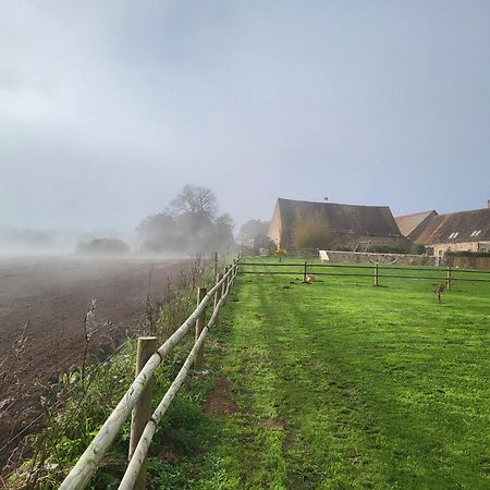 Gite Au Centre De La France Vesdun Extérieur photo