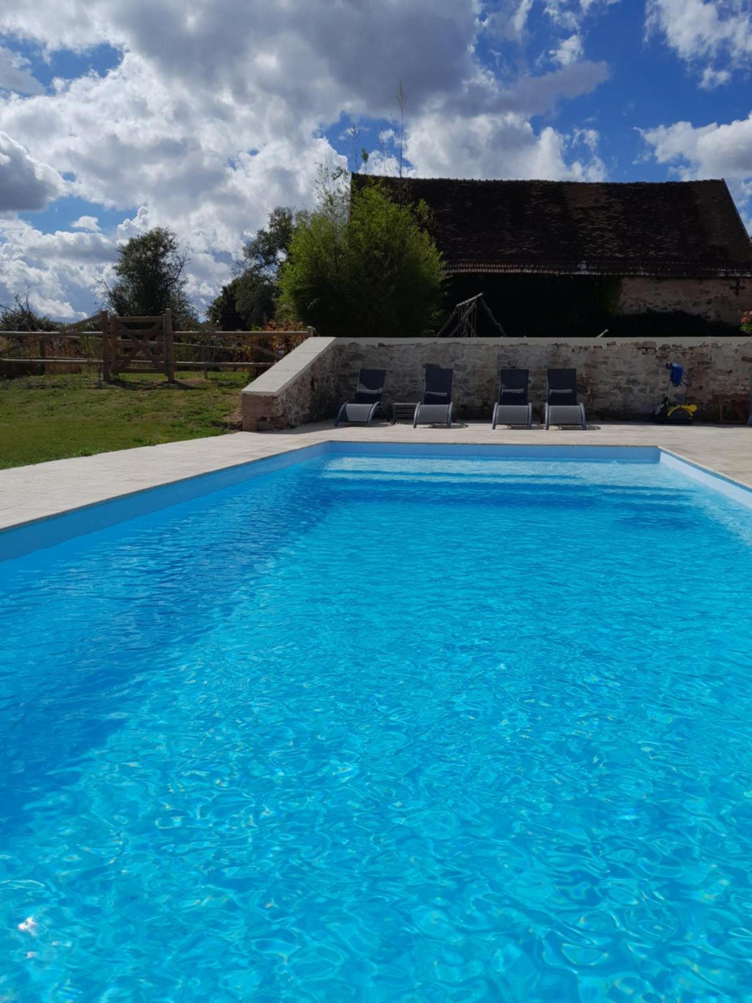 Gite Au Centre De La France Vesdun Extérieur photo